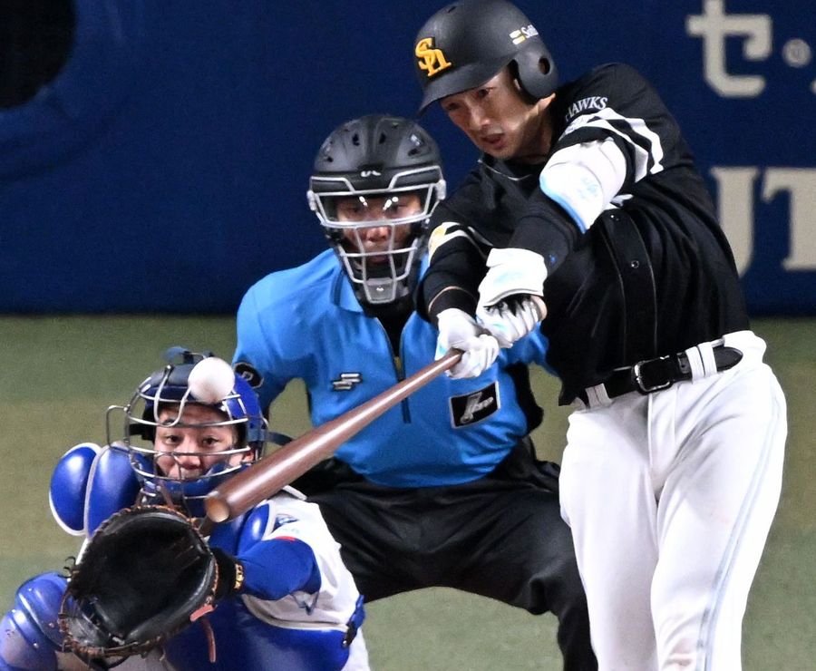 RT @nishispo_hawks: 山本祐大選手にアクシデントか 適時打放つも次の