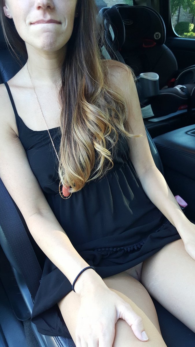 wannashareher14's tweet photo. @Milf_Maven @69RWW69 https://t.co/PEPbo838D9