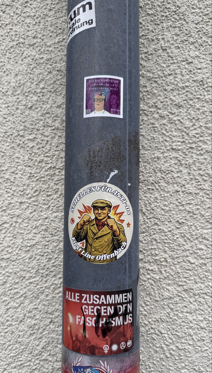 klyonrad's tweet photo. In #offenbach sinkt das Niveau bei dem #stickerkrieg https://t.co/92g0oWfpGY