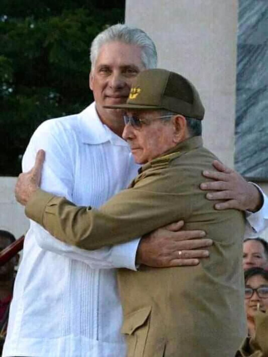 JesusArronte89's tweet photo. Los trabajadores de la ECV La conchita le decean un feliz cumpleños a Raul Castro Ruz y ratifican su lealtad #AgroalimxCuba #PinardelRío https://t.co/aiO1iEpLiK