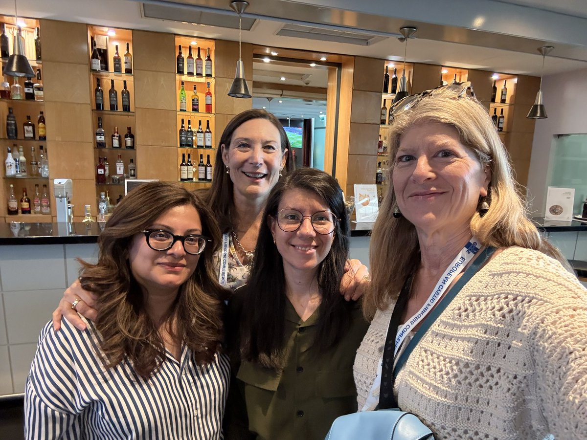 RoadmapToCF's tweet photo. At the @ECFSConference @ecfs and having the best time. Already in a half day it has been so worth it! I have already met extraordinary people. Just a snapshot of some of them! Advocacy and scientists: it’s the best mix! https://t.co/XQvHlvAALO