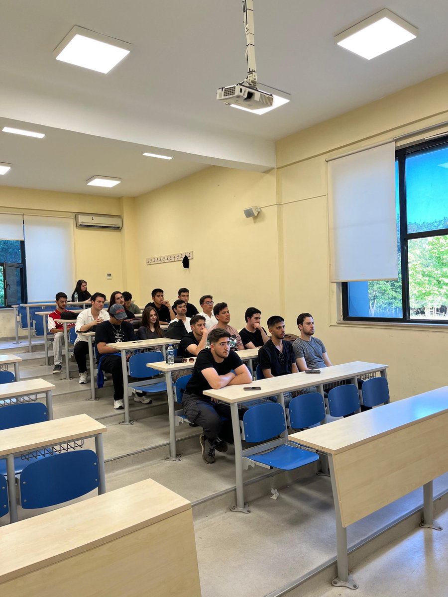 EgitimiYtu's tweet photo. Değerleri Koruma ve Yaşatma Kulübü Olarak “Cemil Meriç ve Bu Ülke” adlı seminerimizi gerçekleştirdik. Değerli kulüp üyelerimiz ile fikir alışverişinde bulunduk. Gelen arkadaşlarımızın ayağına sağlık.

“Her şeyimiz bizi biz yapan değerlerimiz🇹🇷” https://t.co/gKd4UlZDO9