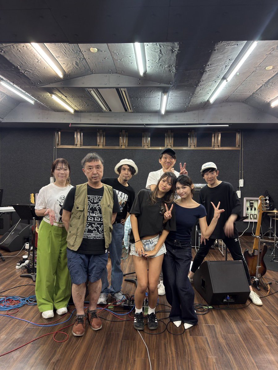 Angie85002281's tweet photo. いよいよ明日Wink Music Serviceライブ🎶

楽しみー！！新しい歌も歌うのでドキドキワクワク✨

チェキもやるので撮ってくれたら嬉しいです！たくさん話そー！！ https://t.co/WZ2rZuWx7D