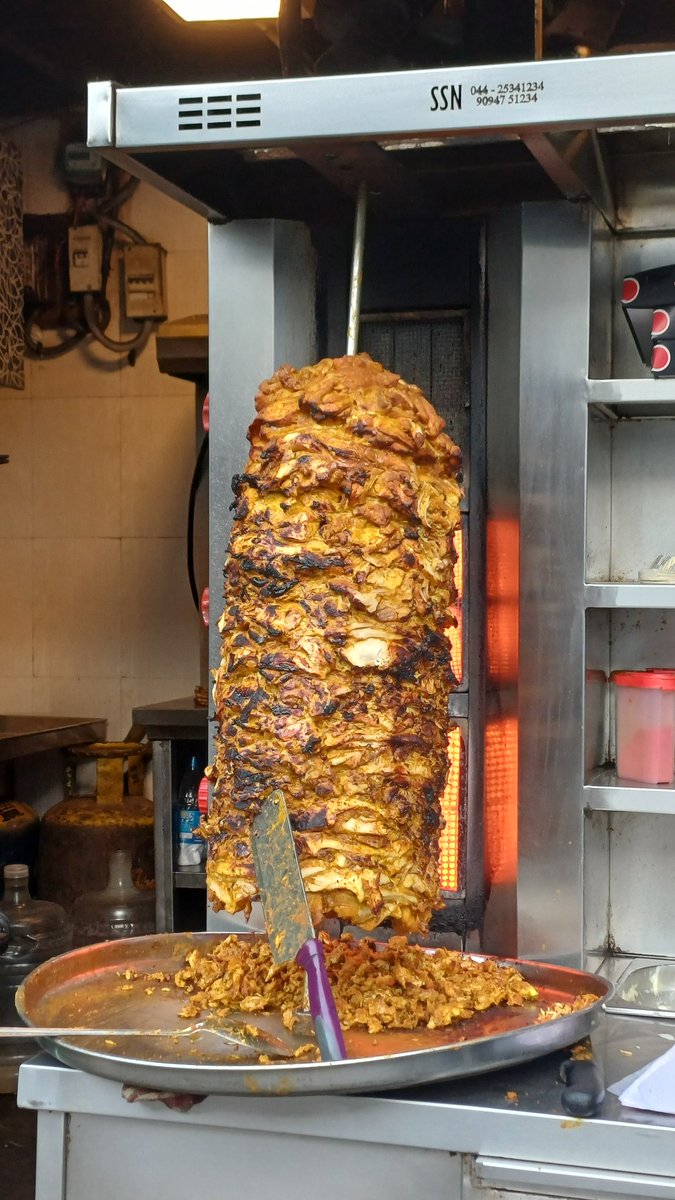 _binge_Me's tweet photo. Too early for shawarma 😅😅😅 https://t.co/dKhSMaOnzm