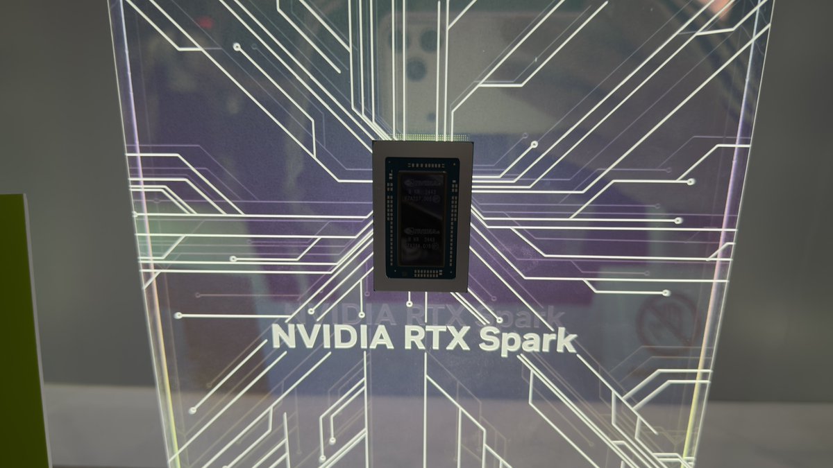 AndrewDev8383's tweet photo. 如果 DGX Spark 的額定功耗是 240W

RTX Spark 的模具散熱能力推估是 100-130W

用一樣的晶片，那 RTX Spark 的具體性能該只有 DGX Spark 的幾 %？ https://t.co/IA6SF8gl6A