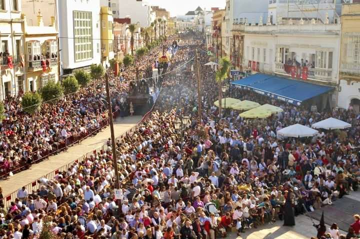 sanfernandismo's tweet photo. Nunca se vio la calle Real tan empetá https://t.co/16PW25XaUO