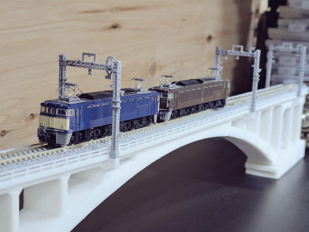 model_coupler's tweet photo. 【新商品の予告】
今出来たばかりなので塗装などしてからお知らせしようとしましたが、思わず感動と今日はEF63の日と言うこともあったのでお知らせします。

近日「新碓氷川橋梁」を販売します！
写真は3Dプリンタ製ですが、レーザー加工など材料変更があるかもしれません。 
追ってお知らせします！ https://t.co/QCx1QAMmsJ