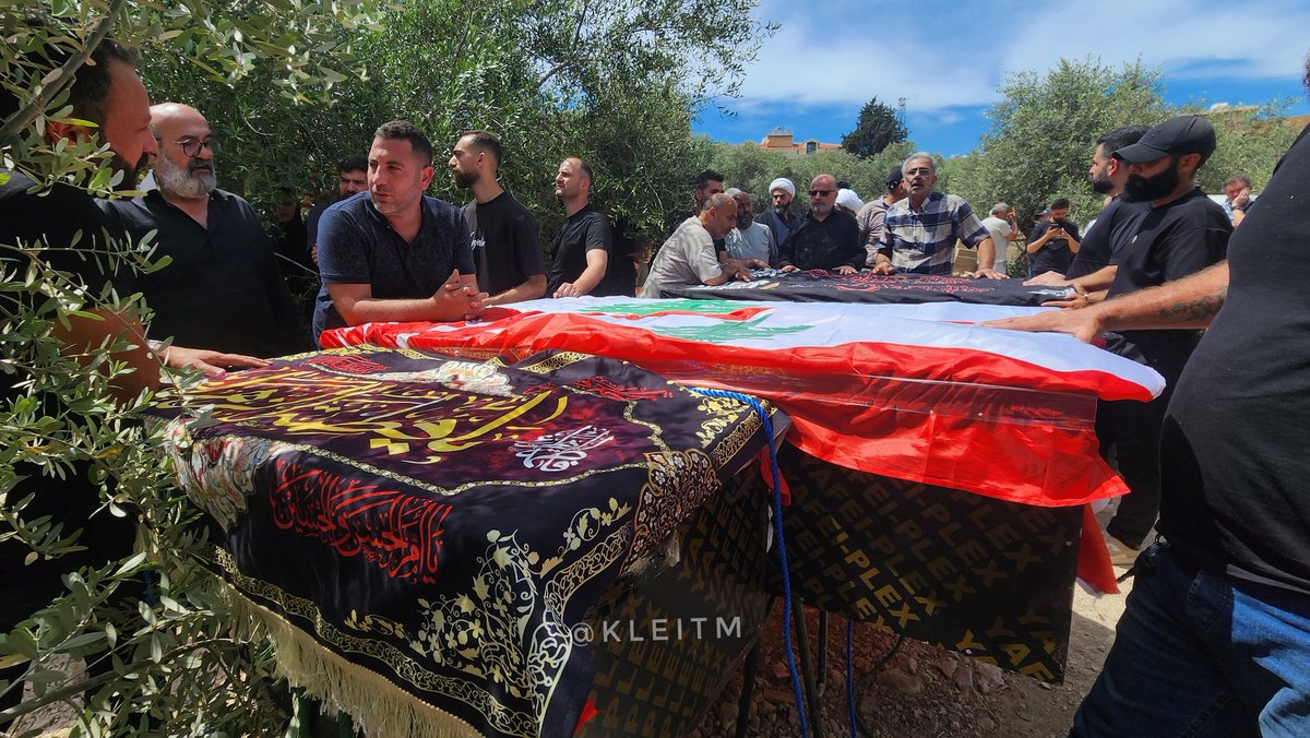 kleitm13's tweet photo. Burial procession of the 6 family members from Khiam who were killed by #Israel in southern #Lebanon

Israel deliberately targeted their house in the town of Marwaniye where they seeked refuge during the war
They were buried temporarily in Wardaniye, until Khiam is free https://t.co/FUX3Xvxcud