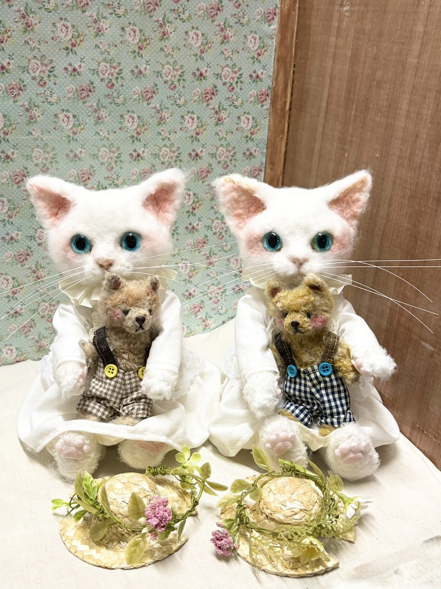 白猫ツインズのアートドールを制作しました。 羊毛フェルトとフェイク