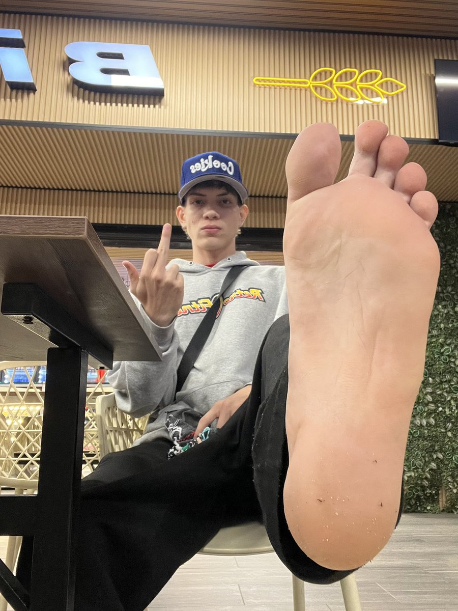 AlphaLuwi's tweet photo. Ready to relapse already? Good boy😈 
$end to my Alpha Soles 😵‍💫💰

#Findom #ATM #cashslave #cashmaster #feet https://t.co/HIvKp5ZmS5