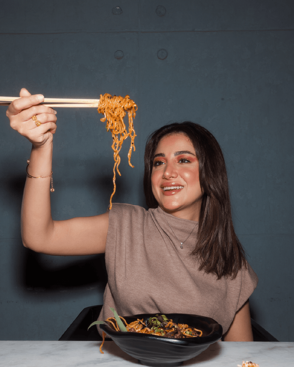 Kimonosaudi's tweet photo. النودلز لما تكون مجنونة طبيعي تنسى نفسك 👀🍜
When the noodles hit this hard nothing else matters 
#Kimono_restaurant #sushi #Japanese_restaurant #riydh_restaurants #jeddah_restaurants https://t.co/fpbwvYoaw6