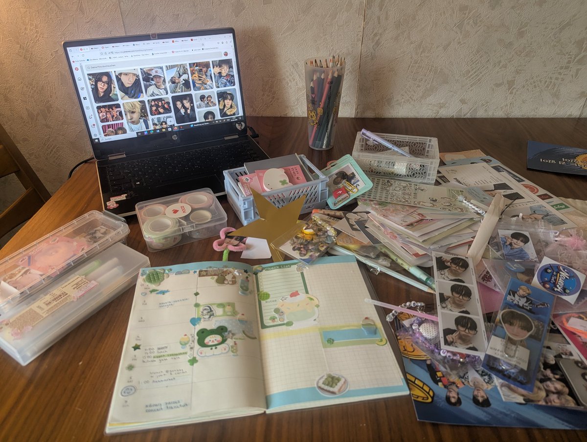 teawithtyong's tweet photo. it's journal o'clock 🍀🫧
#DecoWithNovA https://t.co/uVz7wCwAWU