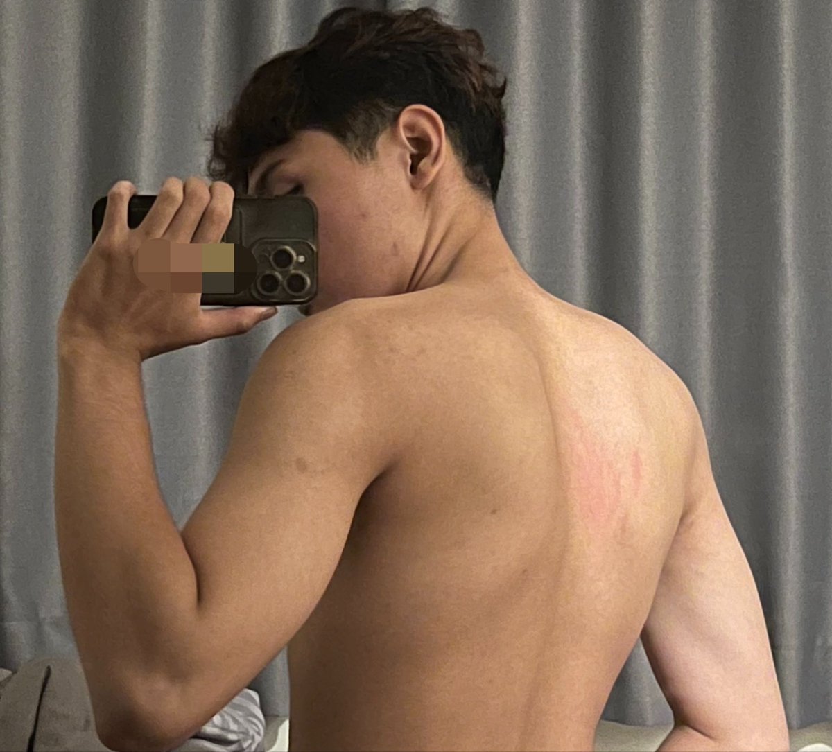 hmmmm232's tweet photo. Kita usakan punya badan incaran semua orng 💪😝 https://t.co/vD2i5pEIfv