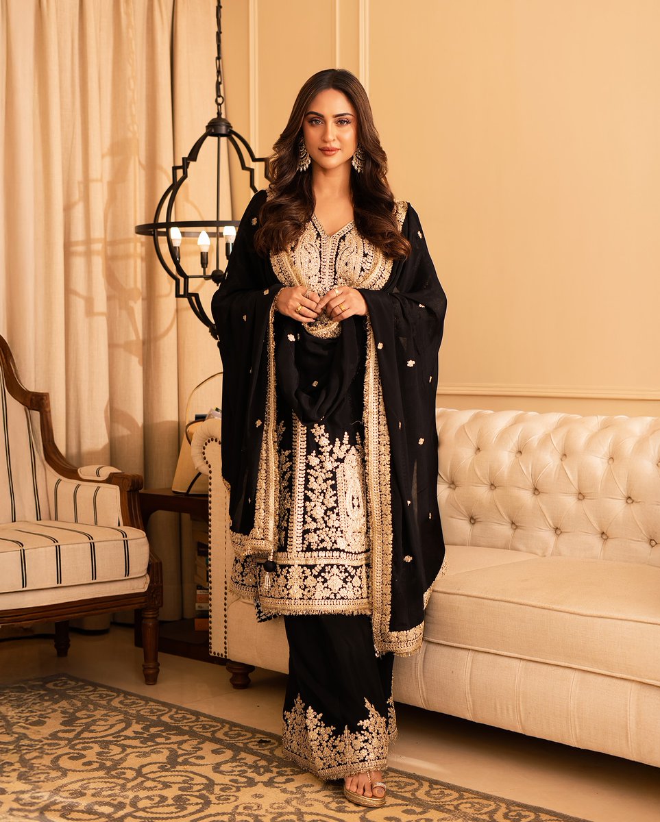 faeezah320491's tweet photo. She looks absolutely gorgeous in Faeezah!🥰🤌🏻

https://t.co/hxvHBIMXay
.
.
.
.
#celebstyle #bollywood #celebrityfashion #trending #ethnic https://t.co/UCJ6gEwZVF