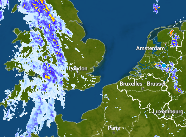 WsNL_Henry's tweet photo. Lieve help zeg de UK houd het ook niet droog vandaag, we krijgen hier vandaag ook nog mee te maken heb wat scheenshots van een geweldig lang front van nrd Italie tot en met de scandinavische landen + filmpje van rond 11:30 uur 3 juni #StcNL #Regen + mogelijk kans op #onweer https://t.co/sQO1i9eu79