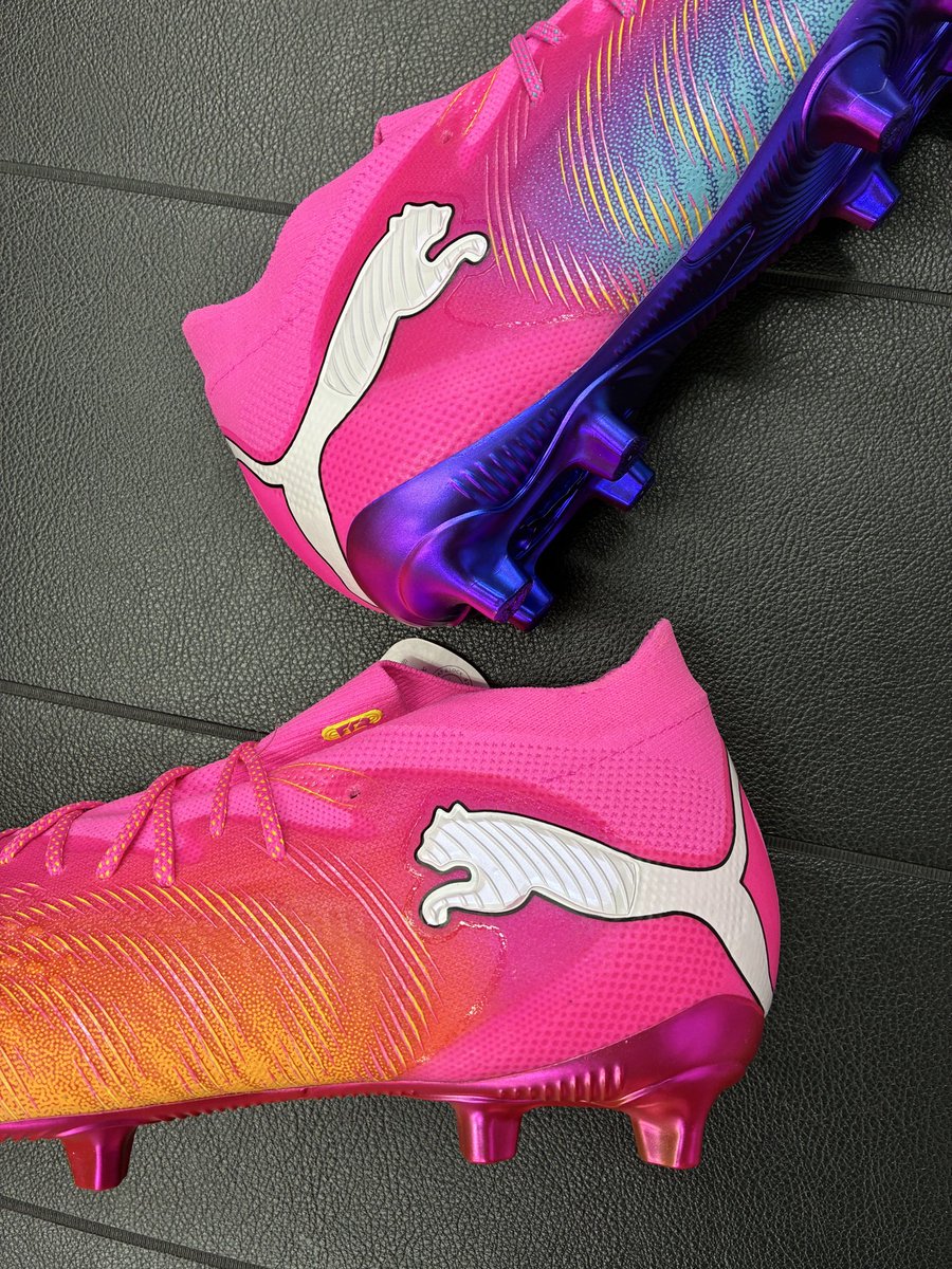 t_chiba_fb's tweet photo. ✨絶賛発売中✨
PUMA FUTURE 9 SHOWTIME PACK
唯一無二(ノ)`ω´(ヾ)この言葉が似合うカラーリングになっているこの1足‼️‼️
FG
AG
HG/AG
の展開になってます💁♂️💁♂️
#PUMA
#FUTURE9
#SHOWTIME https://t.co/l3i6Bw4HMw
