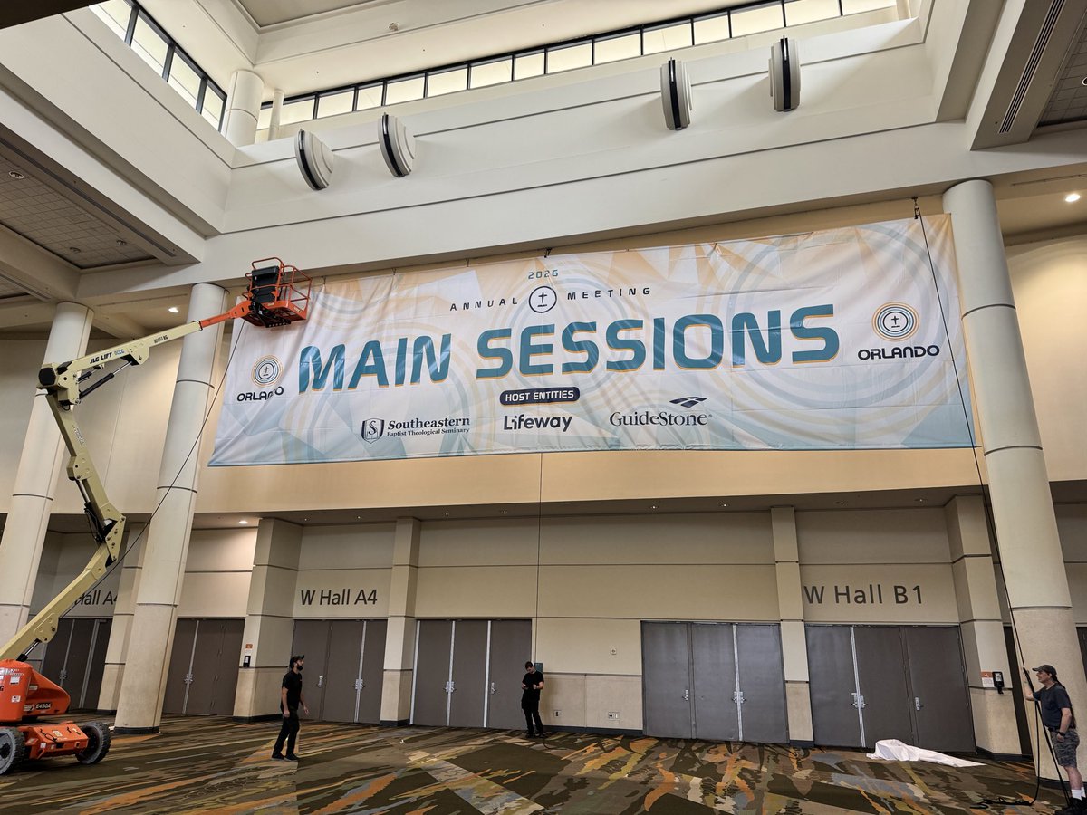 Jonathan_Howe's tweet photo. Going up. #SBC26 https://t.co/s3kHpOgJPp
