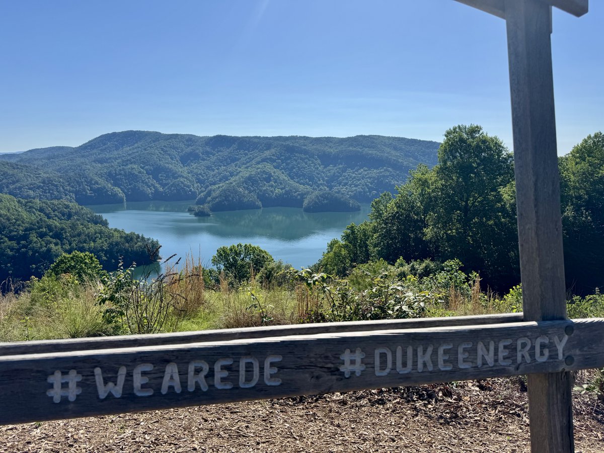 DE_LoganS's tweet photo. It’s hard to beat the beauty of Upstate South Carolina — home to @DukeEnergySC Bad Creek and Jocassee hydroelectric facilities. Bad Creek itself is truly an engineering marvel carved into the side of a mountain. @DukeEnergy https://t.co/4Xf0a1vdRt