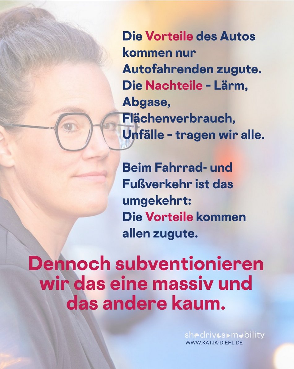 DerGanesha's tweet photo. Katja, wie kommt dein verschissener vegane Bio Dinkel Hafer Smothie in den Laden ? Mit dem Lastenrad ? https://t.co/vVsdshEBZ9