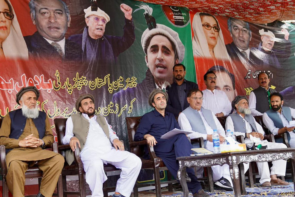 engrsikandarha1's tweet photo. Chairman @PPP_Org  @BBhuttoZardari  is addressing an election rally in Chilas Tehsil of Diamer District, Gilgit-Baltistan.

 #DiamerMainTeerChaleyGa https://t.co/q8q5BjUgGh