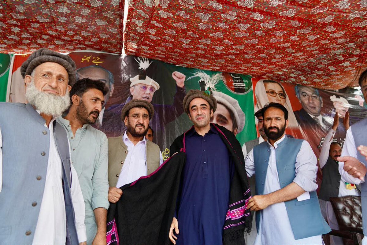 engrsikandarha1's tweet photo. Chairman @PPP_Org  @BBhuttoZardari  is addressing an election rally in Chilas Tehsil of Diamer District, Gilgit-Baltistan.

 #DiamerMainTeerChaleyGa https://t.co/q8q5BjUgGh