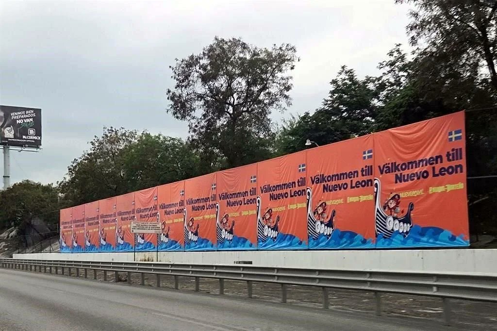 cesarmty's tweet photo. 🔴⚡️Ojos que no ven... lo que el Gobierno de Nuevo León está haciendo previo al Mundial @FIFAWorldCup  🏆⚽️ es un maquillaje urbano para ocultar a los visitantes las zonas marginadas de Monterrey y Guadalupe.
💥No es urbanismo... es una escenografía. 
📸El Norte/Milenio https://t.co/T6Is0s7Bfu