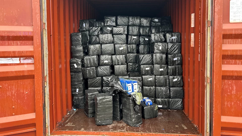 Crimesite's tweet photo. Acht ton cocaïne in Duitsland kwam uit Sierra Leone https://t.co/ny8LVFQzPV https://t.co/I68uwbmitI