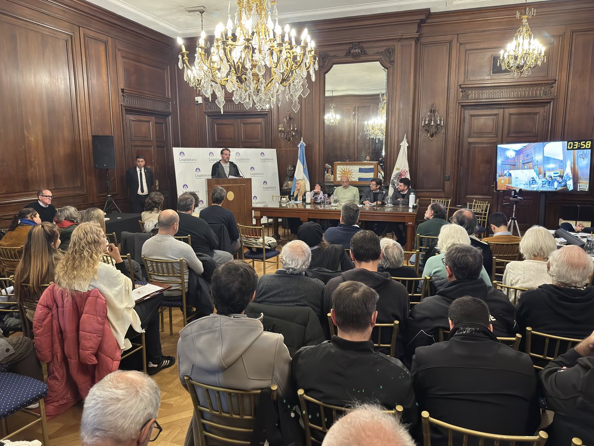 lejandrogrillo's tweet photo. Ya empezó la audiencia pública sobre la cesión del Predio Rocca para @caallboys 

🔴 EN VIVO 👇🏽
https://t.co/nfQr2xoTeD https://t.co/I4OdoVqUxI