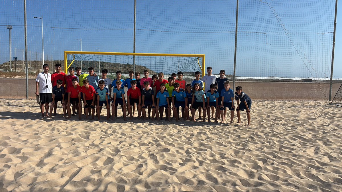 ffrm_se's tweet photo. 💪🌴 | Entrenamiento de la FFRM infantil masculina de fútbol playa.

📍 Mazarrón / #VamosFFRM 🫂 https://t.co/pY82oUkynl