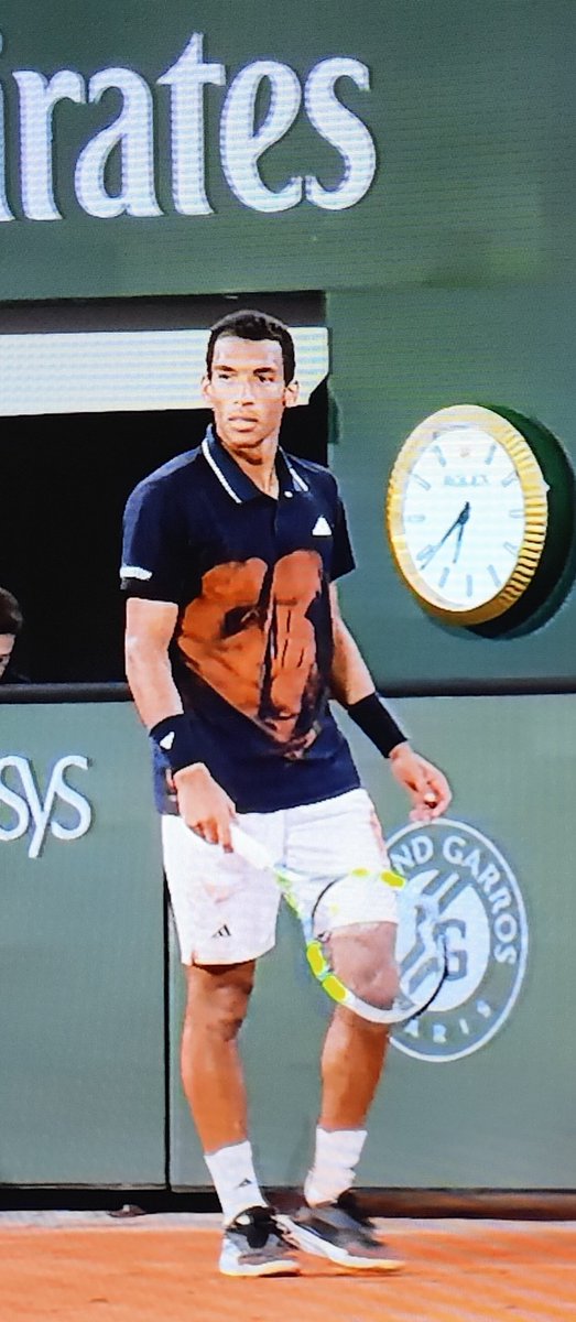 sTfs2lnt's tweet photo. Le nouveau T-shirt : 
I ❤️ Roland Garros

#RolandGarros https://t.co/5cE33WmaZJ