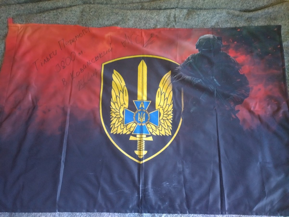 nina_lindroos's tweet photo. When you support the best 🇺🇦 snipers you too can have a #TeamYuri mailday! 

For a Fiver you get a raffle ticket and can win beautiful prizes like this flag, signed by Alpha SBU snipers Kovalskyi and Axe! 🤩 And for $100 you can choose sniper signed patches! 😍💙💛❣️ https://t.co/5xnTbI7PhI