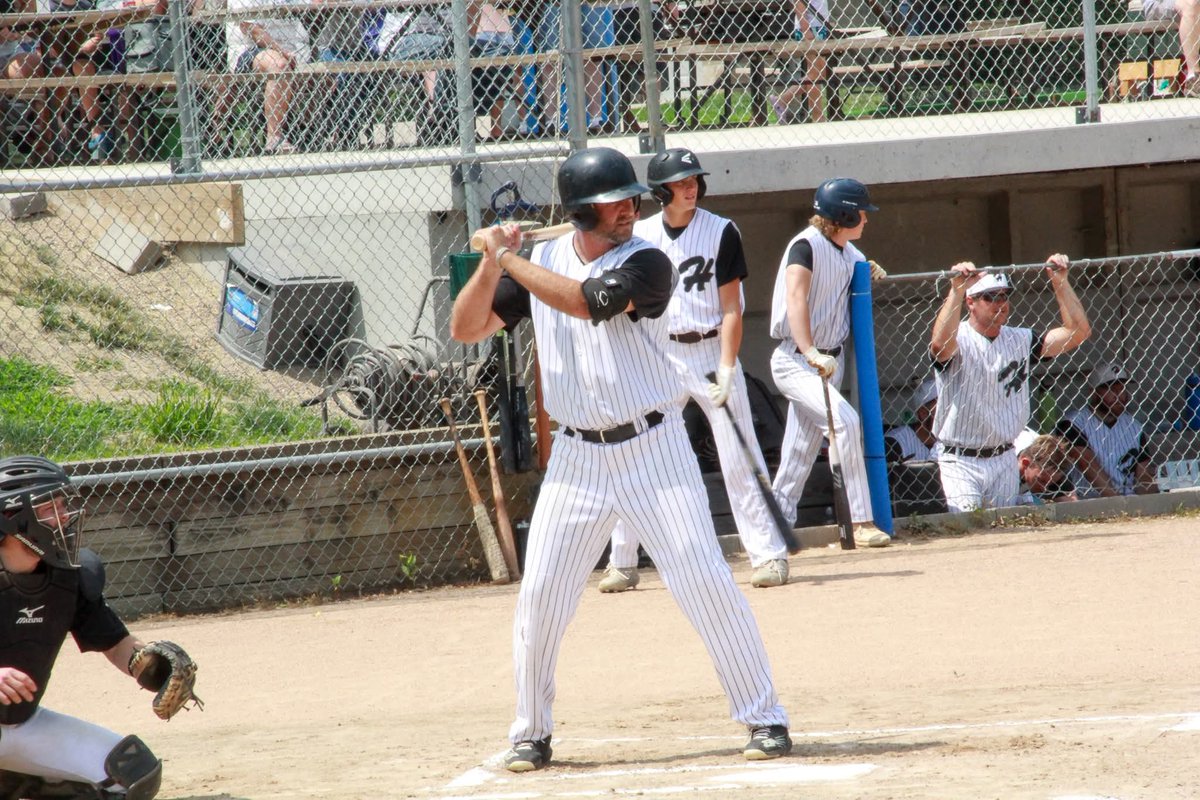 HadleyBaseball's tweet photo. The battle for Highway 30 resumes tonight as we head West to take on the @PipestoneAs in Gopher League action. https://t.co/Sl1tJ8thzk