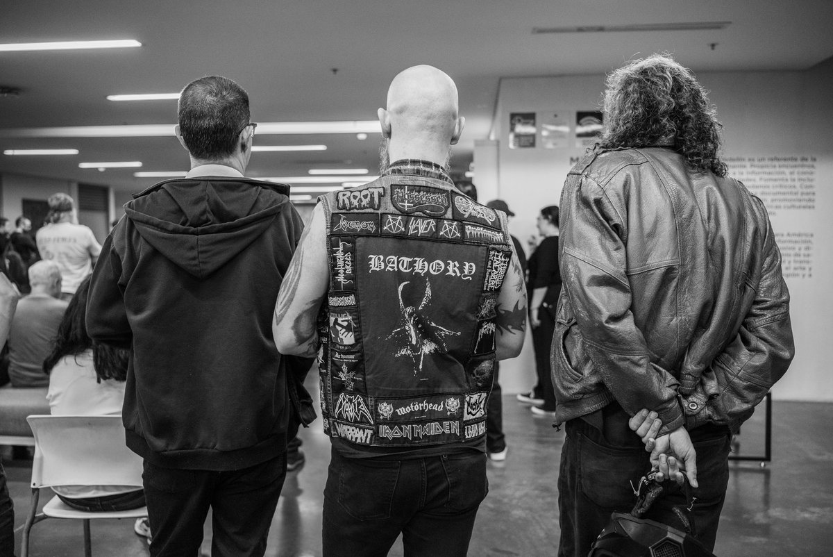 BPPiloto's tweet photo. ¿Cómo vivimos la inauguración de #MetalMedallo? Así: 🤘✨😎

Un proyecto expositivo liderado por el ITM y la UNAL, que reúne fotografías, documentos y memorias que recorren la historia del metal en Medellín, entre ellos material de nuestro Archivo Fotográfico. ¿Ya nos visitaste? https://t.co/MqKuX18Cjj