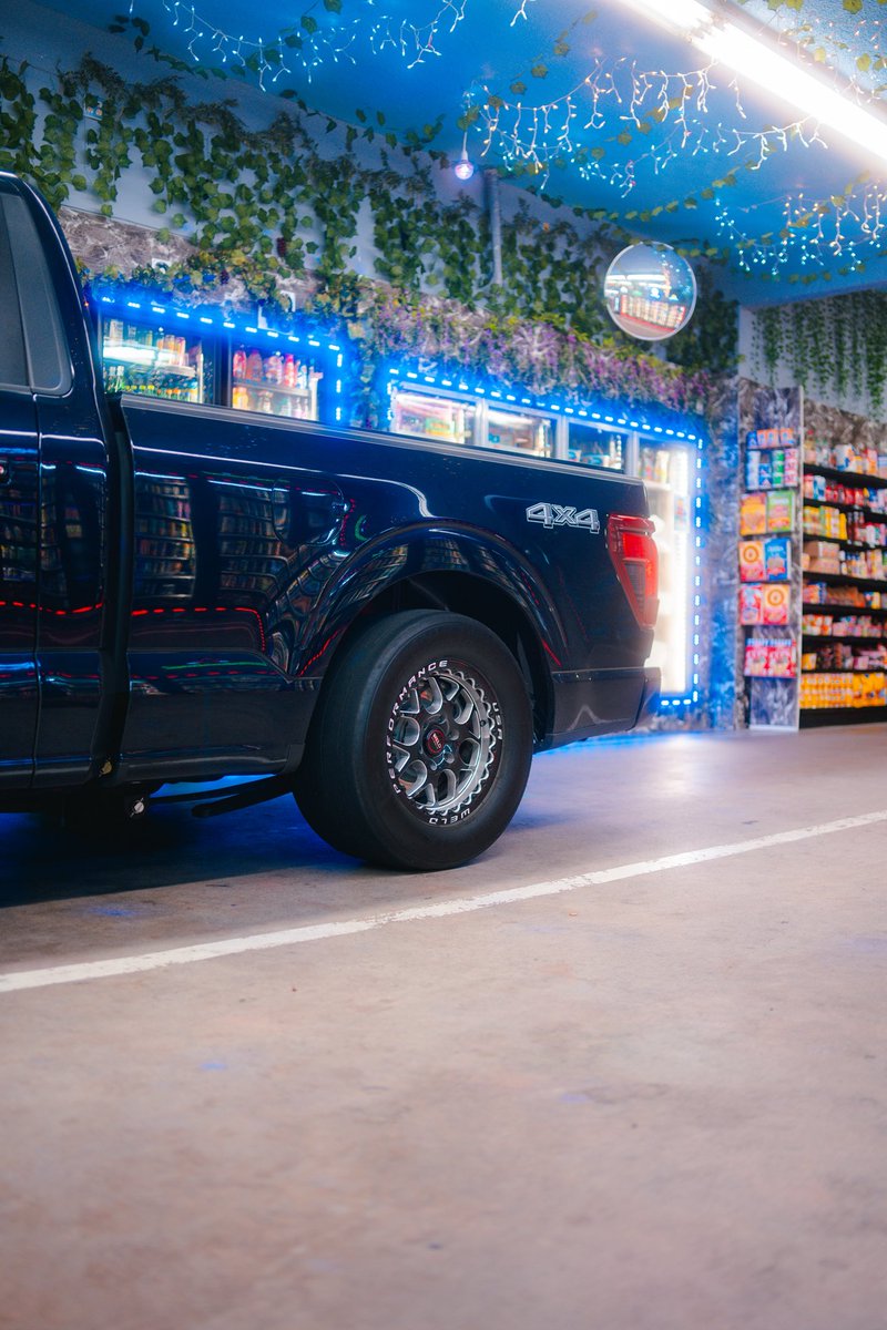 Missingkeymedia's tweet photo. Liquor store chronicles… https://t.co/c2oKl9uNZN