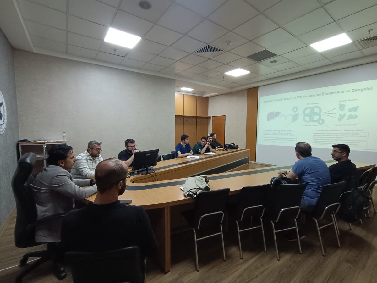 remzi_sarikaya's tweet photo. Bugün Kardiyoloji Kliniğimizin eğitim toplantısında, asistan hekimimiz Dr. Mazlum Toprak’ın sunumuyla kardiyomiyopatileri ele aldık.

Kardiyoloji, sürekli gelişen ve yenilenen bir bilim dalı. Bu nedenle kaliteli sağlık hizmetinin temelinde güçlü bir eğitim kültürü yatıyor. Düzenli akademik toplantılar ve bilimsel paylaşımlar, hem hekimlerimizin bilgi birikimini güncel tutuyor hem de hastalarımıza sunduğumuz hizmetin niteliğini artırıyor.

Sunumu için Dr. Mazlum Toprak’a ve katkı sunan tüm ekip arkadaşlarımıza teşekkür ediyorum.