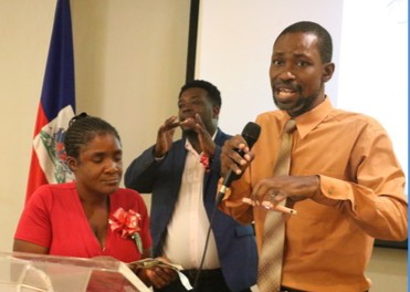 UNFPAHaiti's tweet photo. Les trois cadres légaux de la transcription en braille sont dorénavant disponibles en Haïti. Le BSEIPH en a fait l’annonce lors de la célébration de la journée caribéenne des personnes aveugles avec l’appui de l’UNFPA.  @AnoutiSamir @KouassiNicole @UNHaiti https://t.co/zm4VlKxu6e https://t.co/IETxjtdCIU
