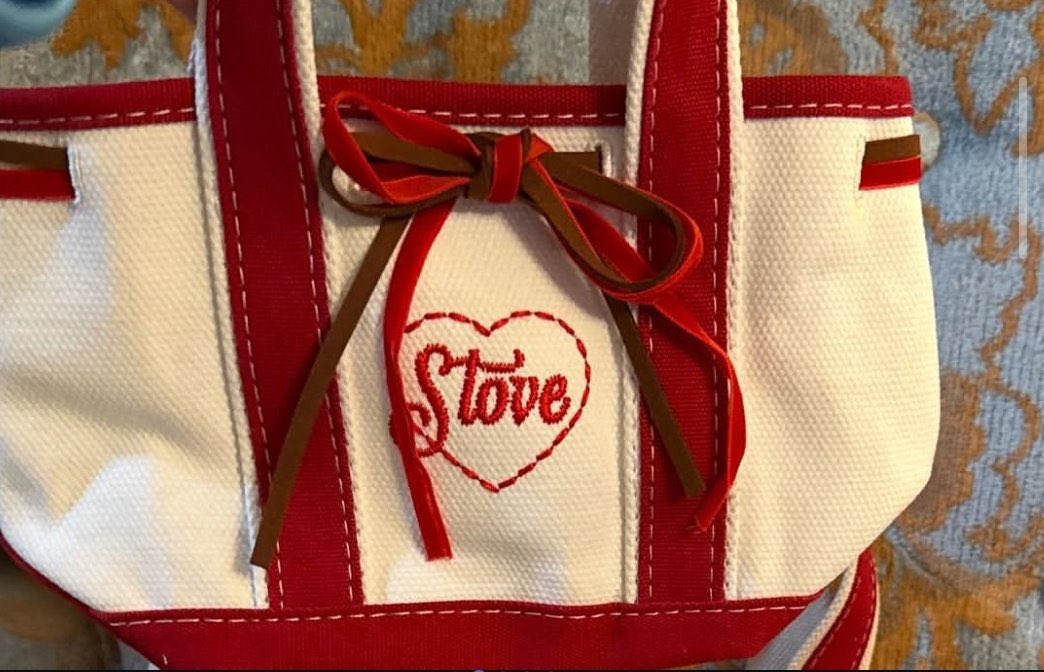 lostinyosemite's tweet photo. Stove aesthetic is giving the chemtrails aesthetic mixed with the honeymoon aesthetic https://t.co/Uj913urwDa