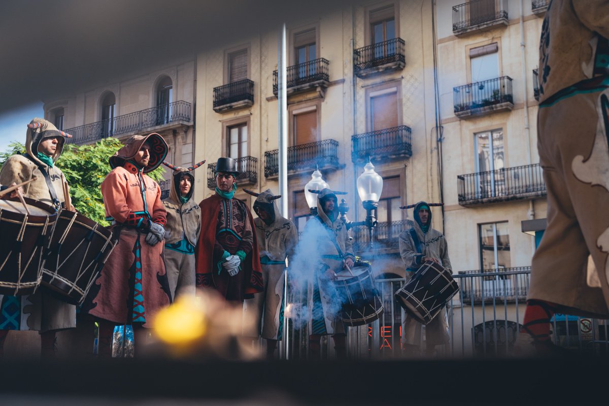 BallDiablesTgn's tweet photo. El passat dissabte 30 de maig, vam ser els amfitrions de la mostra de balls de diables tradicionals de Catalunya. 
Gràcies a la @cbdtradicionals per la col·laboració en l'organització i a tots els balls d'arreu del territori que hi van participar.🔥🤟
📷@DGCFotografia https://t.co/BDgMq2SJUZ