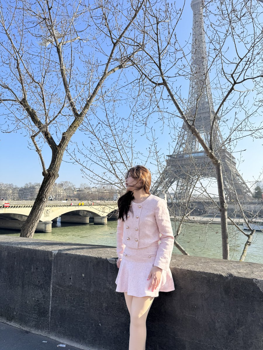 bijousugar's tweet photo. จริงๆก็ชอบใส่กระโปรงค่ะ y____y แต่ใส่ทีก็รู้สึกไม่ค่อยจะสะดวก แบบต้องคอยระวัง แต่สบายตัวสุดก็กางเกงยีนส์โล้ด https://t.co/98sf10cfug
