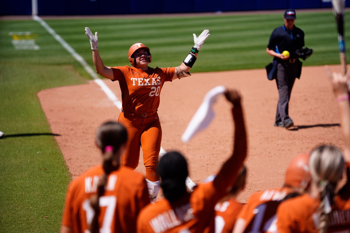 D1Softball's tweet photo. Katie Stewart leads the Championship Series field with 30 home runs.

See more stats ahead of the champ series: https://t.co/lnQxARsE4T https://t.co/aszvJNVXUv