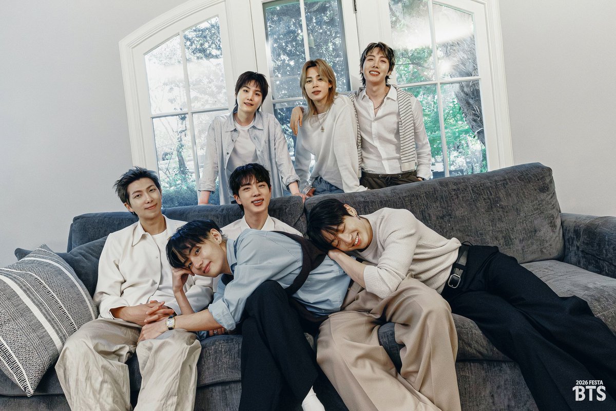princesoftae's tweet photo. Quero morar nessa foto para sempre 
#BTS13thAnniversary
#2026BTSFESTA
#BTS
#방탄소년단 https://t.co/euqCn1KdFS