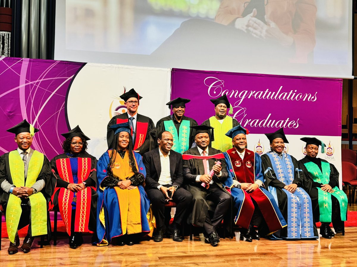 DrCamModisane's tweet photo. Advocate Muzi Sikhakhane SC was attending the Unisa graduation ceremony in Pretoria as his son, Sibongiseni Sikhakhane received his LLB degree today. #UnisaGraduations2026 #CircleOfExcellence #Unisa #Graduations https://t.co/dtuwf7eBcy