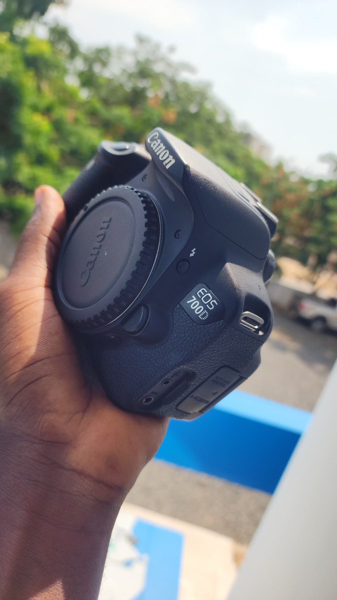 Creativegh28's tweet photo. CANON 700D FOR SALE
1080p Video Format
Comes with with Battery and its Kit Lens 
Body neat and clean 
Strong battery 🔋 
Going for cool 4.5K
Call/WhatsApp 📞 0240130973 https://t.co/M3ELJhnLZH