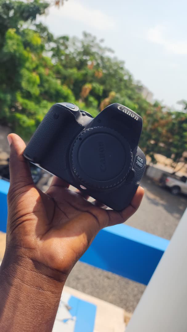 Creativegh28's tweet photo. CANON 700D FOR SALE
1080p Video Format
Comes with with Battery and its Kit Lens 
Body neat and clean 
Strong battery 🔋 
Going for cool 4.5K
Call/WhatsApp 📞 0240130973 https://t.co/M3ELJhnLZH