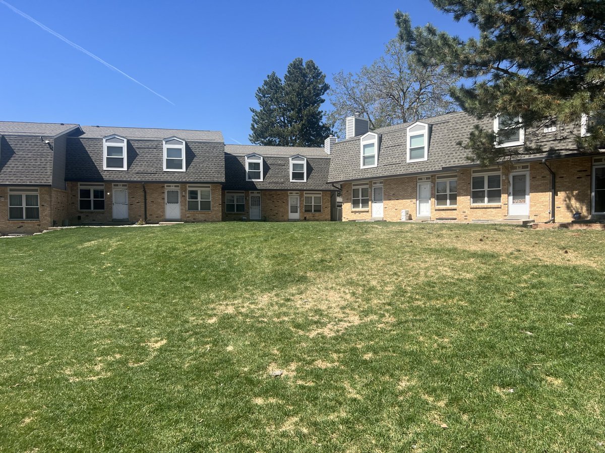 CarraRiley's tweet photo. Who do you know looking for a  screaming deal “townhouse” community in Lakewood, Colorado 

The seller just reduced the price $20,000 under the last sold comp of its size and is offering $5,000 credit for new carpet and paint! 
https://t.co/531i1lDwRA https://t.co/vBprsDRk5P