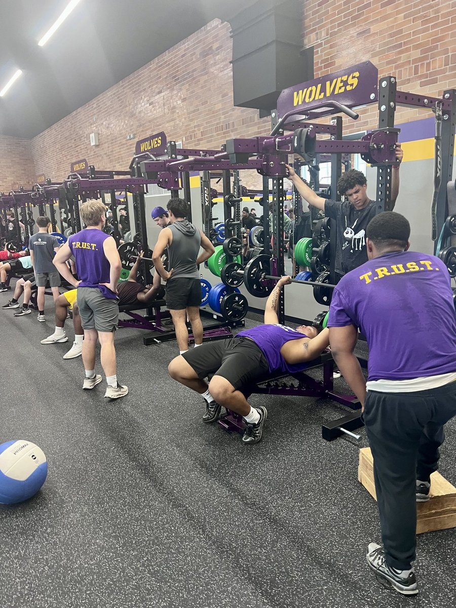 BCCFootball's tweet photo. Today marked the start of our summer strength and conditioning program!

The guys brought the juice right from the start this morning. We kicked things off with our first speed and agility session of the summer before heading into the weight room, and the energy was outstanding. https://t.co/Dnp220DsEw