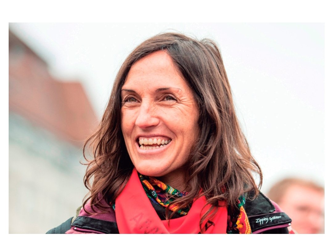 KikeGasteiz's tweet photo. A esta mujer no la empujaron por la espalda.
Fue torturada y violada por la Guardia Civil.
Y no es un caso aislado. Hay más de 4000 casos documentados. https://t.co/0Ktehy7dTA