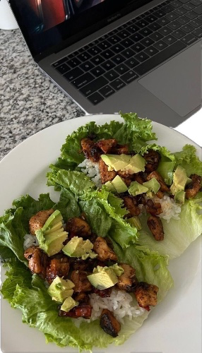bowdown2ella's tweet photo. I just received brunch/lunch | $25 from codaccount20 via Throne. You're welcome! https://t.co/fBqR9mtBsm #Wishlist #Throne https://t.co/OClVNl5Szw