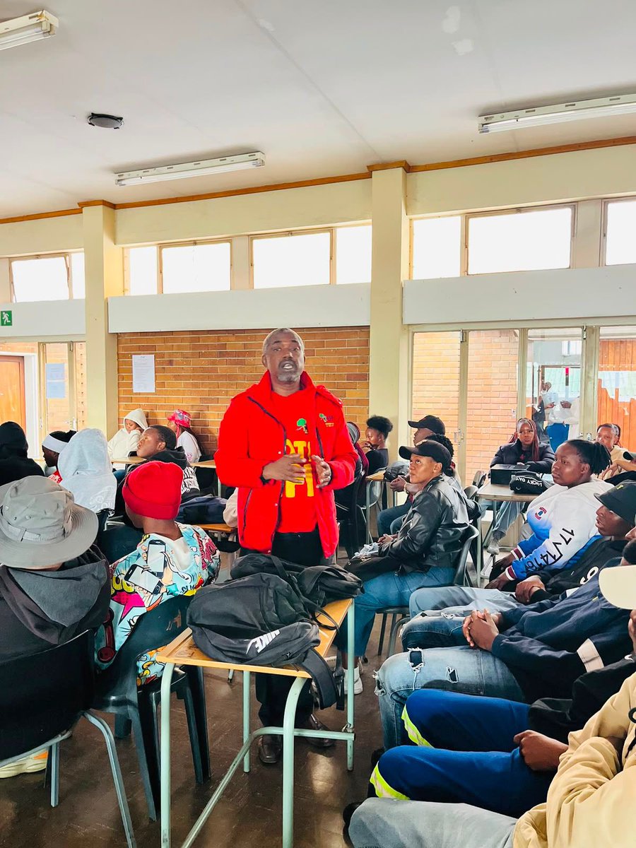 EFFSouthAfrica's tweet photo. ♦️In Pictures♦️

EFF Deputy President and Mpumalanga PETF Convener, @GardeeGodrich addressing students at Gert Sibande TVET College, Evander Campus. 

DP reminded students that, the EFF is advocating for radical economic transformation, fighting against the exploitation of the working class, and fighting for free quality education. 

Register To Vote EFF In The 2026 Local Government Elections To Be Held On The 4th of November 2026

Link: https://t.co/f3ABwe5eJi