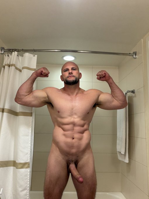 Jmac - 2 pic. Go check out the solo page https://t.co/bkJYYsRlFB https://t.co/HtQ3vPMRWU